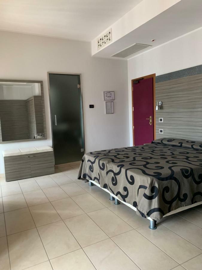 Hotel Flamingo Rimini Exterior foto